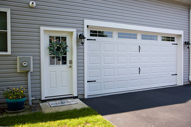 24/7 Emergency Garage Door Panel Replacement experts in Long Lake, MN